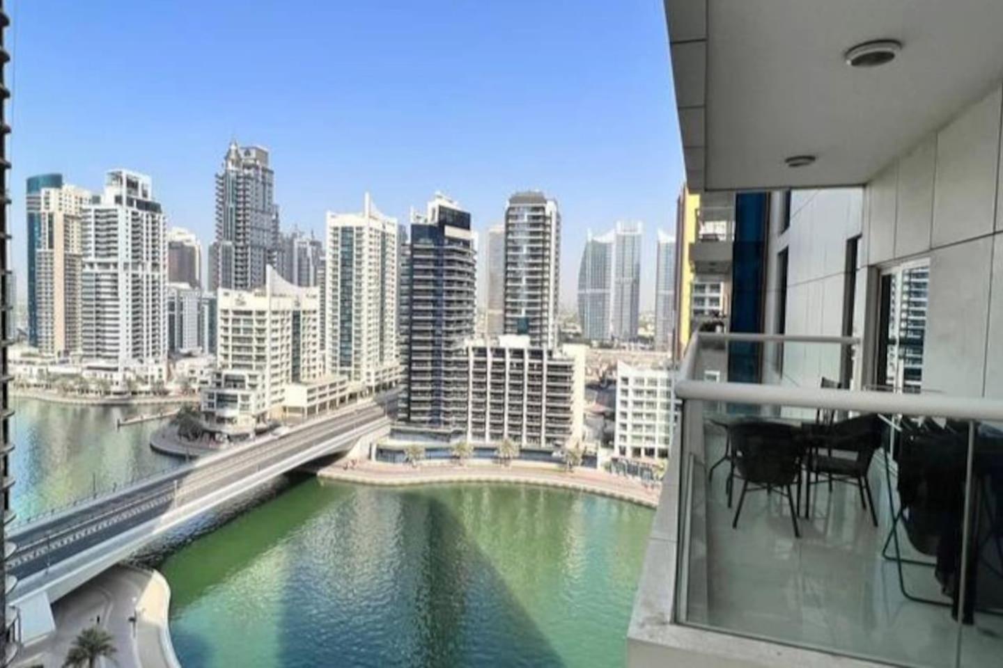 Tranquil Retreat With Epic Marina View Appartement