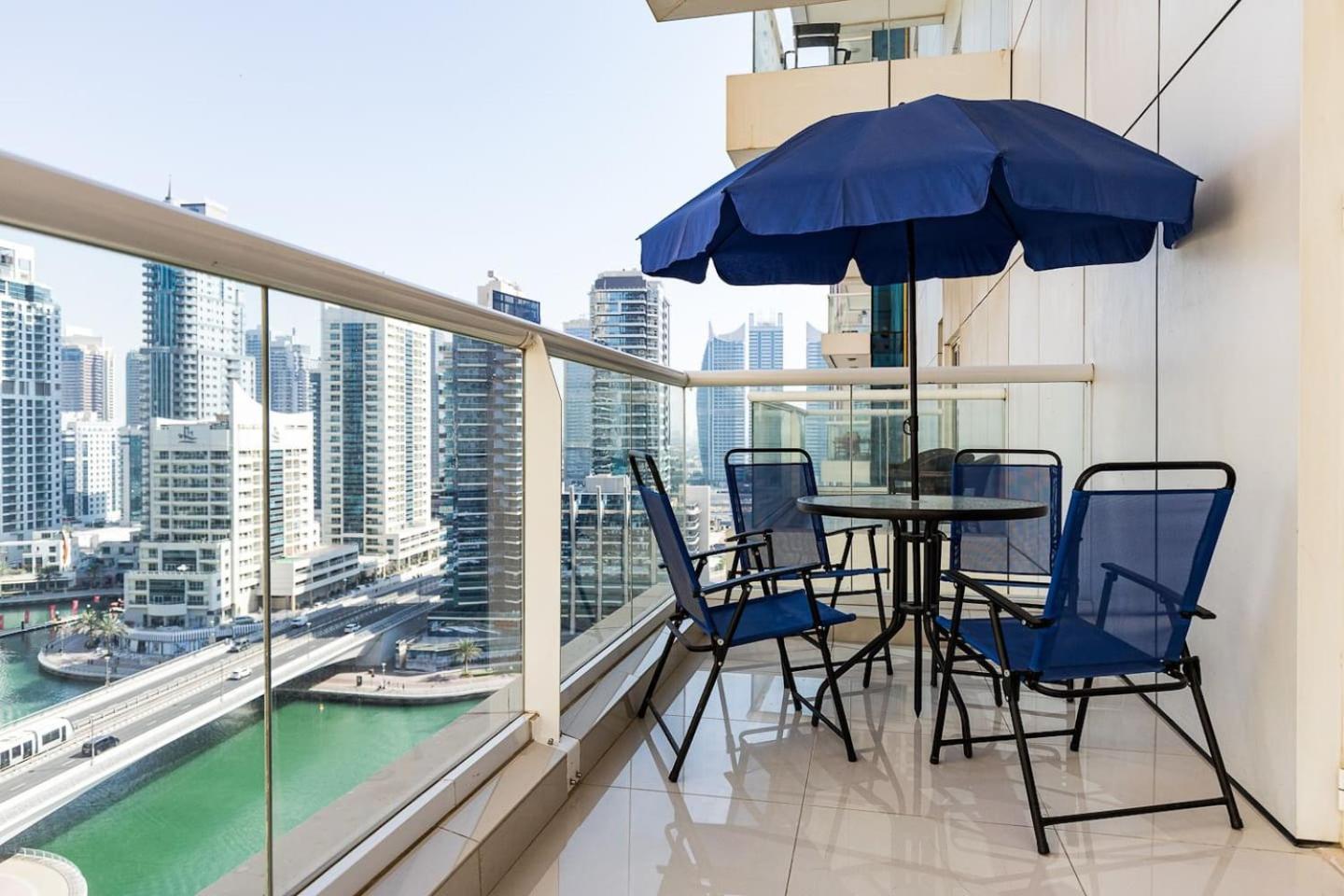 Tranquil Retreat With Epic Marina View Appartement
